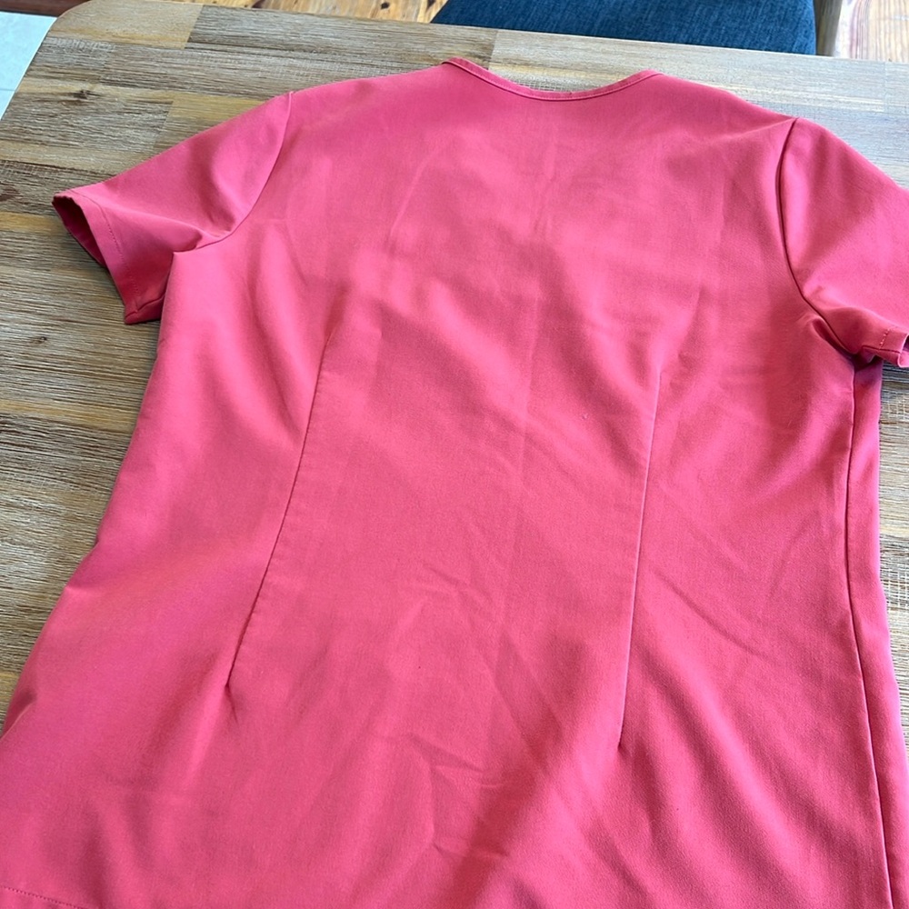 Figs Casma Three-Pocket Scrub Top Limited Edition - Picture 6 of 6
